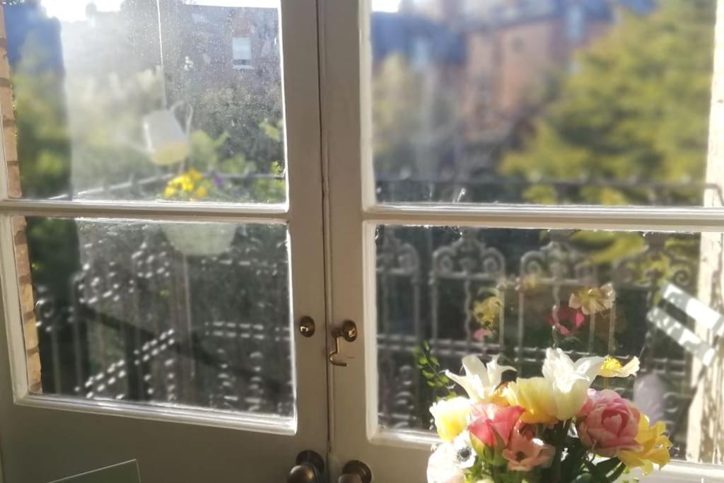Charming London With Balcony Leilighet Eksteriør bilde
