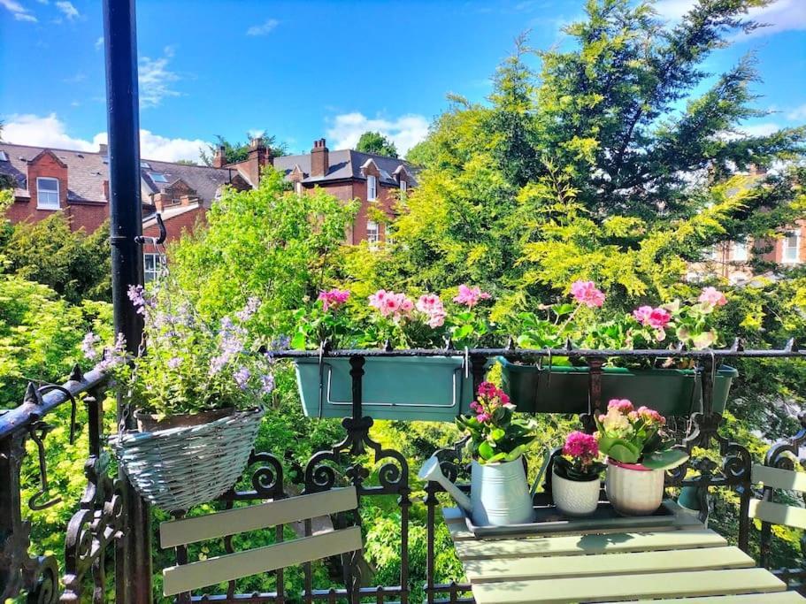 Charming London With Balcony Leilighet Eksteriør bilde